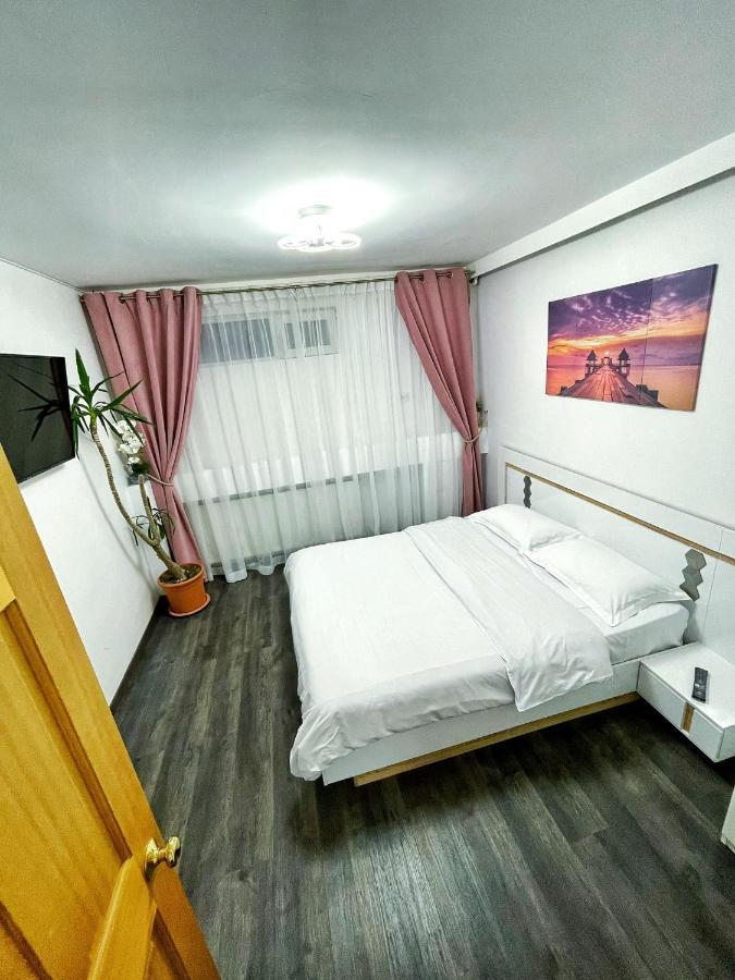 3 Cinema Garden Parking House Apartment Bucharest