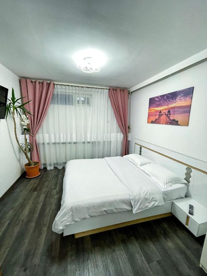 3 Cinema Garden Parking House *