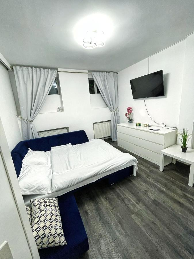 Apartment 3 Cinema Garden Parking House